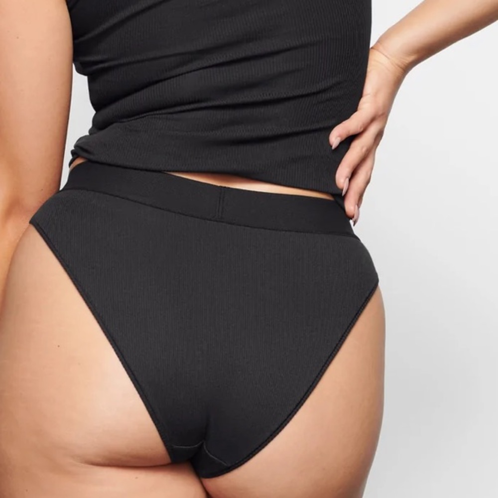 x2 NEW SKIMS cotton rib mid rise brief